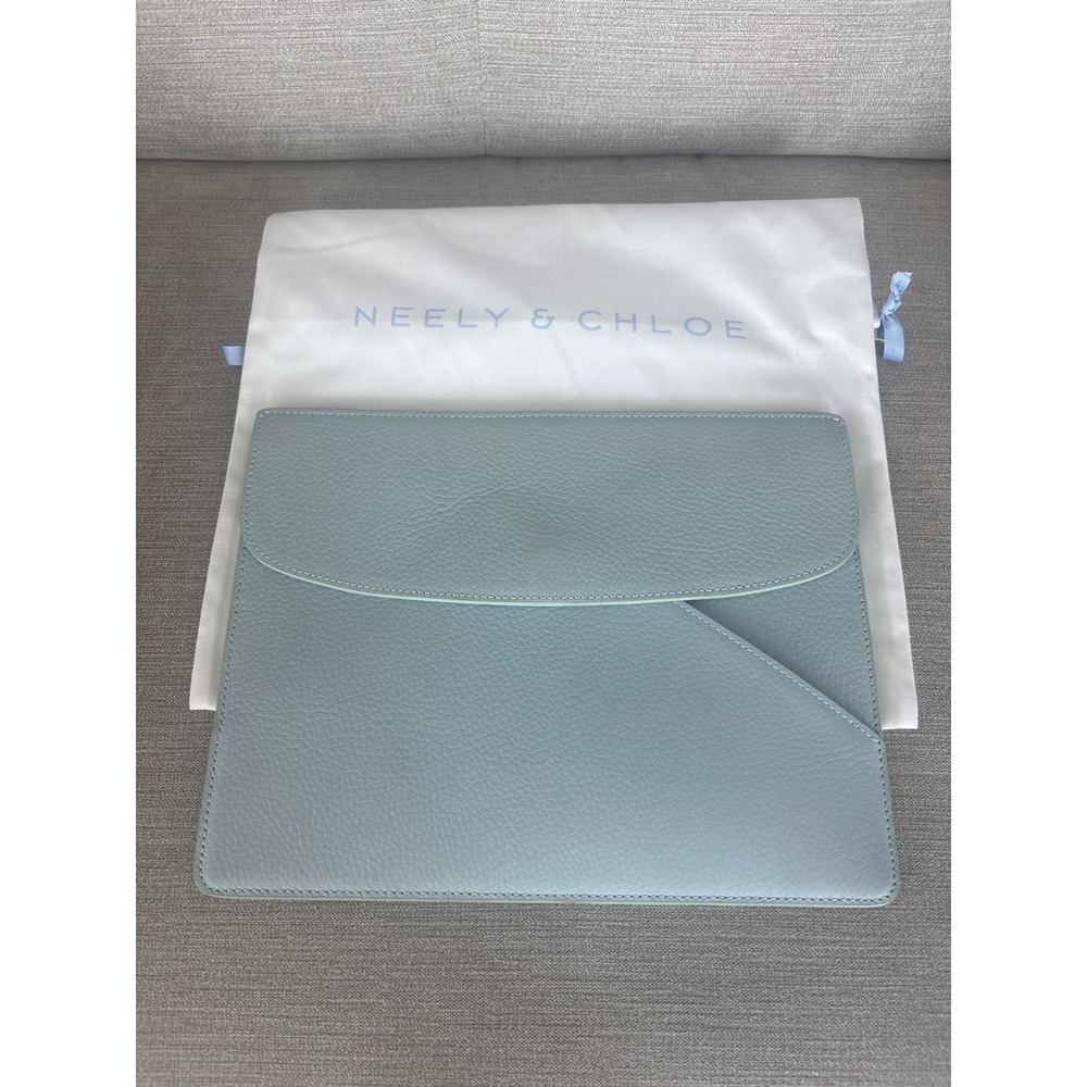 Neeley&Chloe Blue Laptop/ Tablet Case.